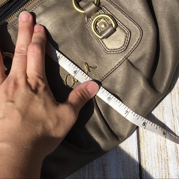 Coach Soft Leather Hobo Bag gold metal details - Picture 3 of 7